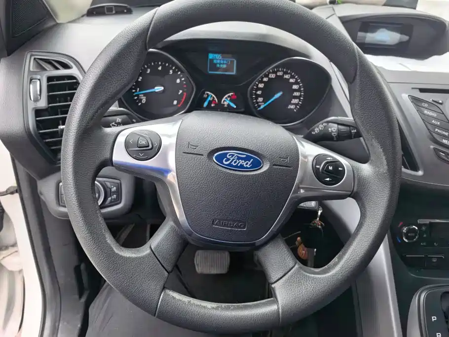Ford Kuga — миниатюра 15