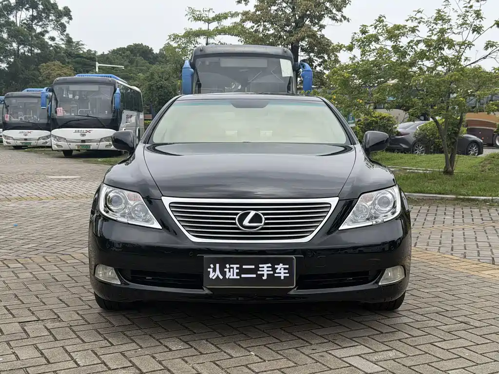 Lexus LS 2006 460L