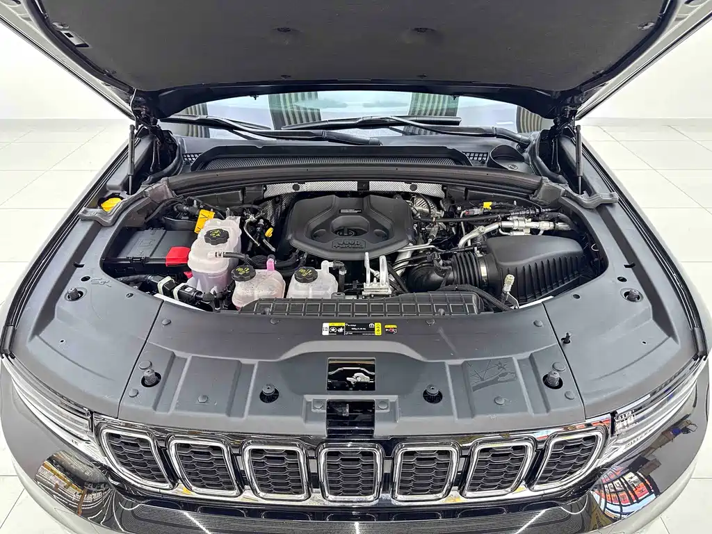 Jeep Grand Cherokee 4xe (Import) — миниатюра 7