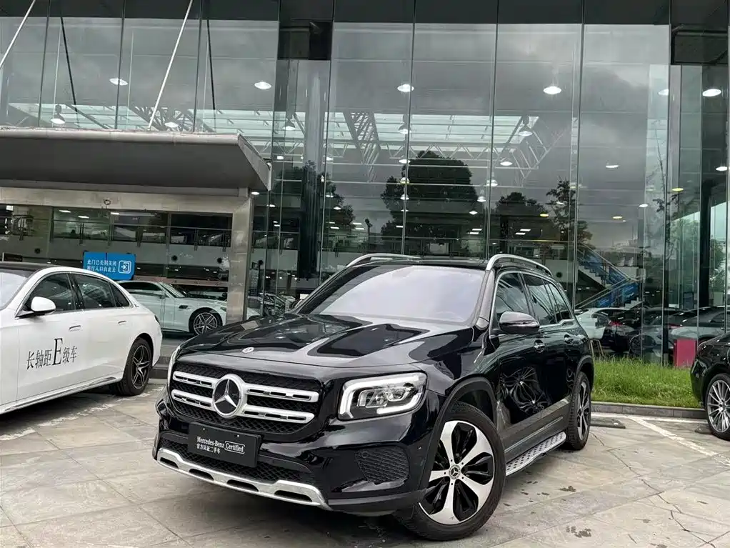 MERCEDES-BENZ GLB