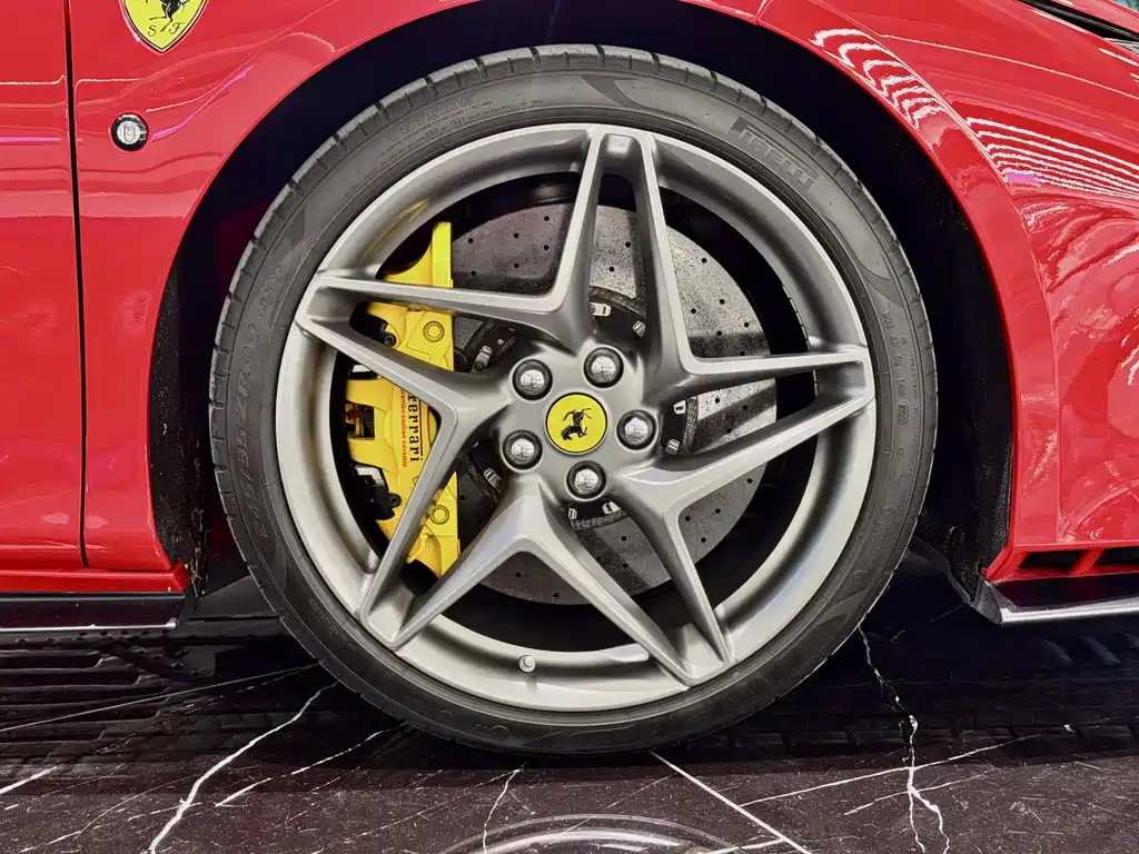 Ferrari F8 — миниатюра 5