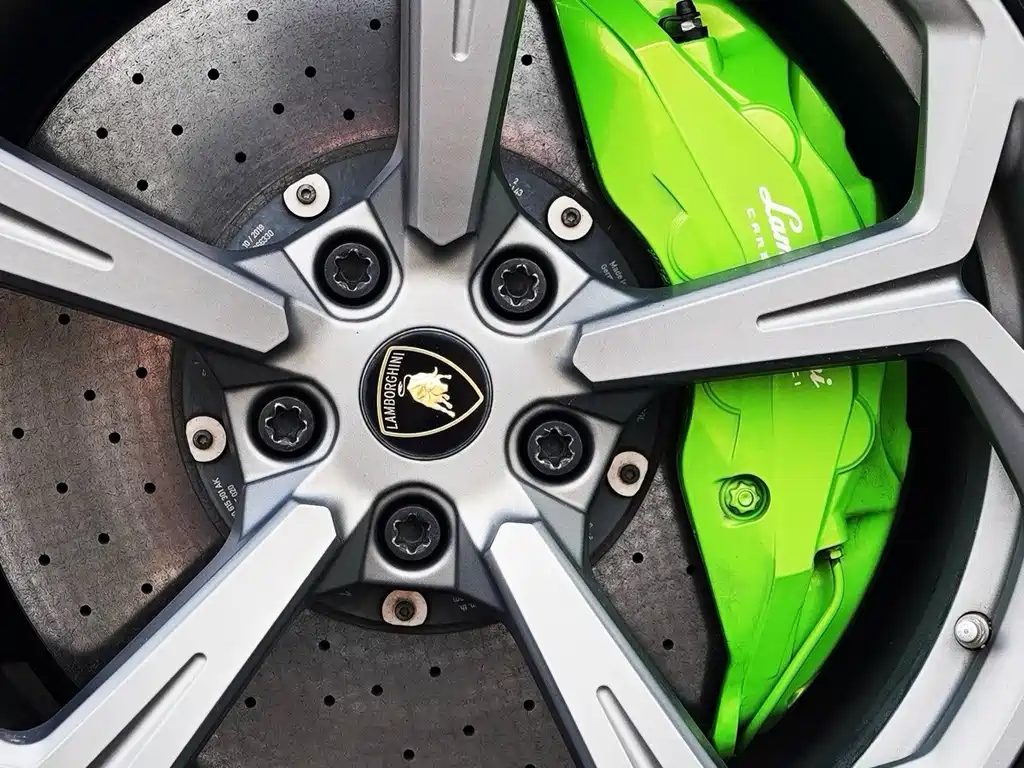 Lamborghini Urus — миниатюра 13