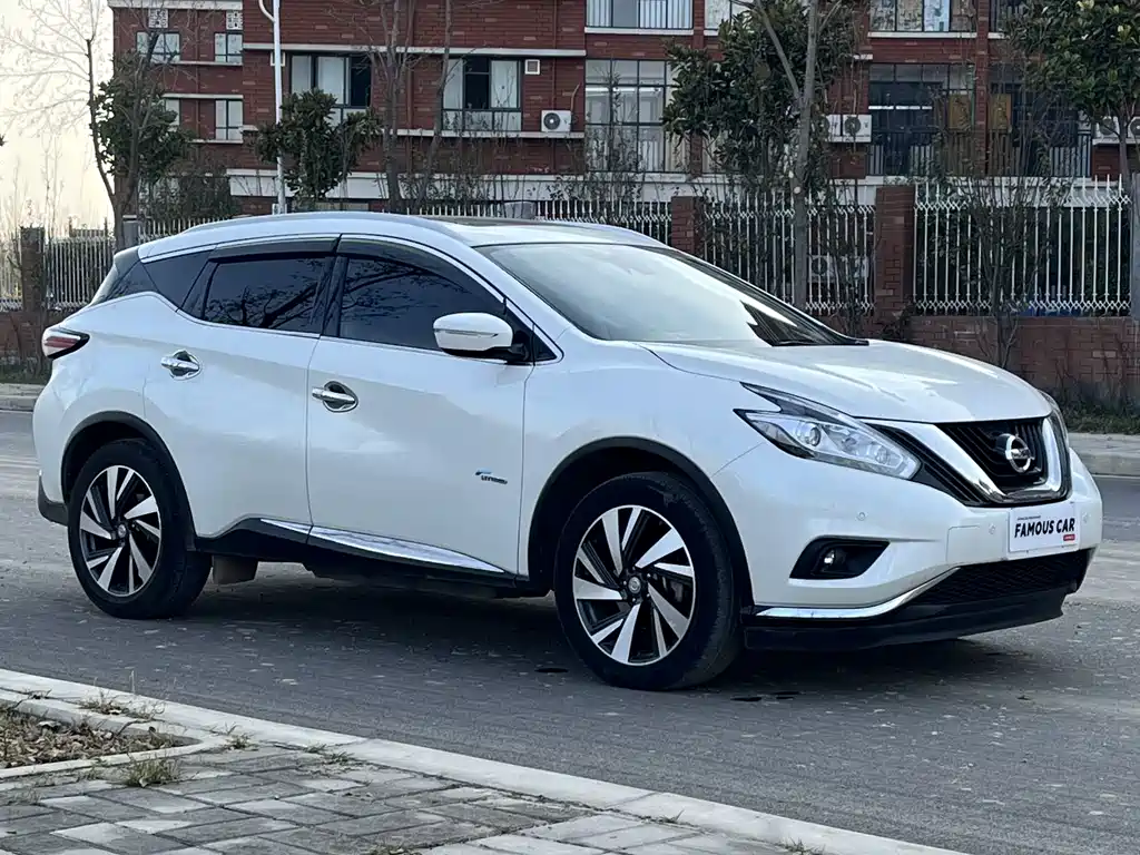 NISSAN LOULAN