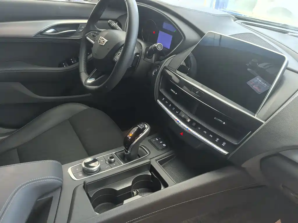 Cadillac CT5 — миниатюра 14