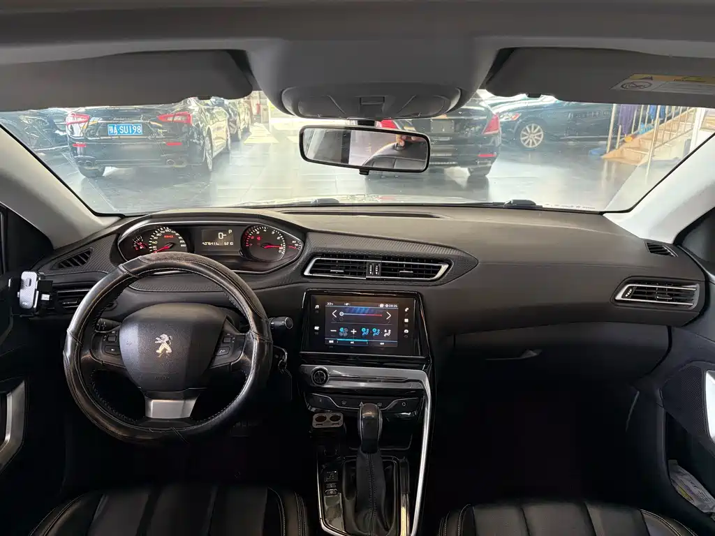 Peugeot 308 — миниатюра 4