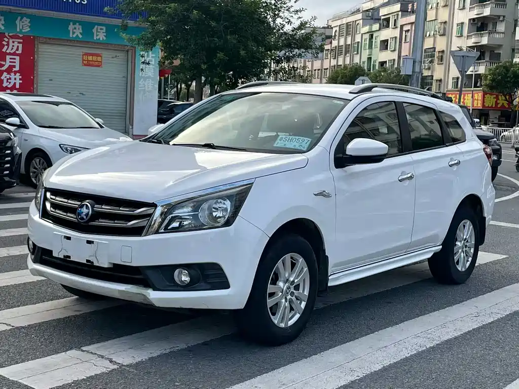 Venucia T70 2017