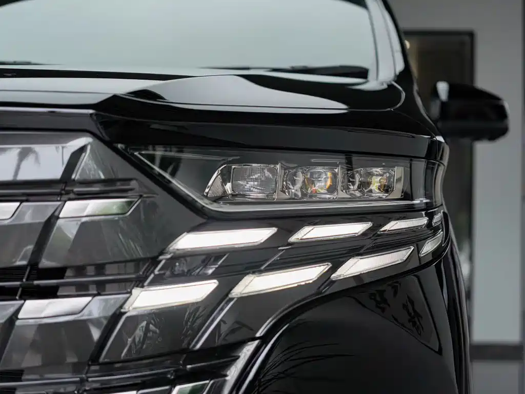 Toyota Alphard 2024 2.5L Luxury