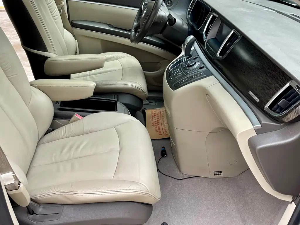 Buick GL8 — миниатюра 9