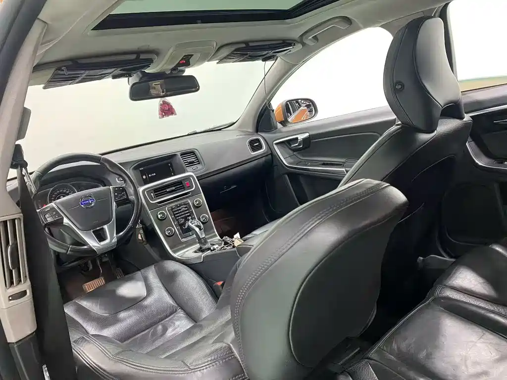 Volvo S60 (Import) — миниатюра 6