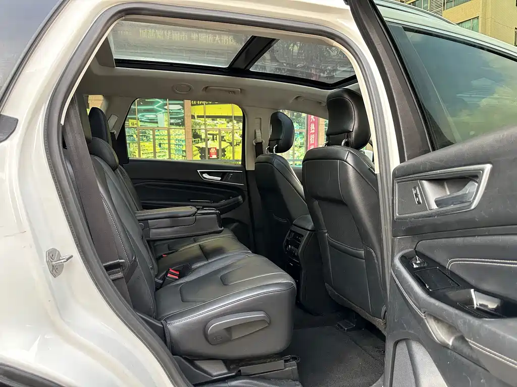 Ford Edge — миниатюра 15