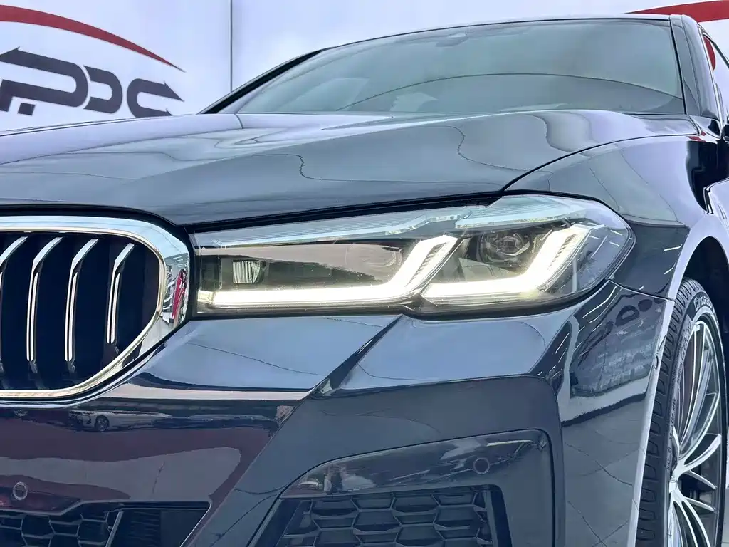 BMW 5 Series — миниатюра 5