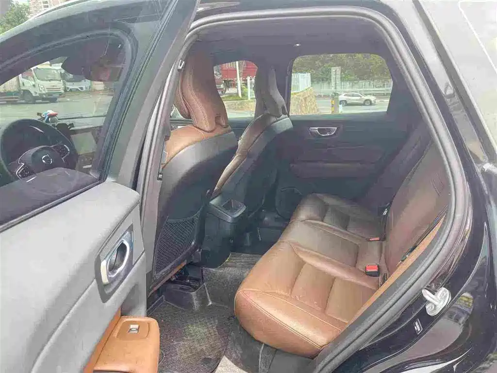 Volvo XC60 — миниатюра 4