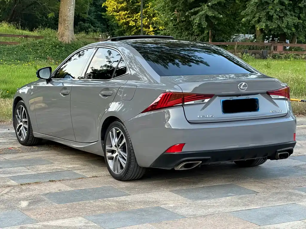 Lexus IS — миниатюра 10