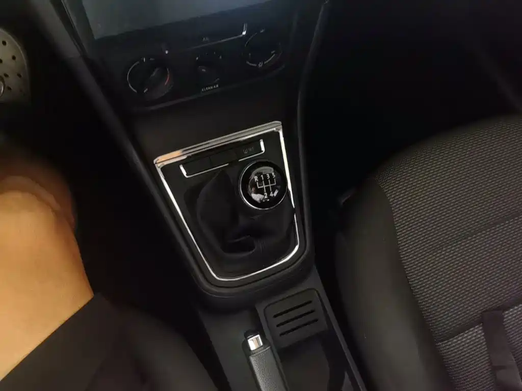 Volkswagen Bora — миниатюра 14