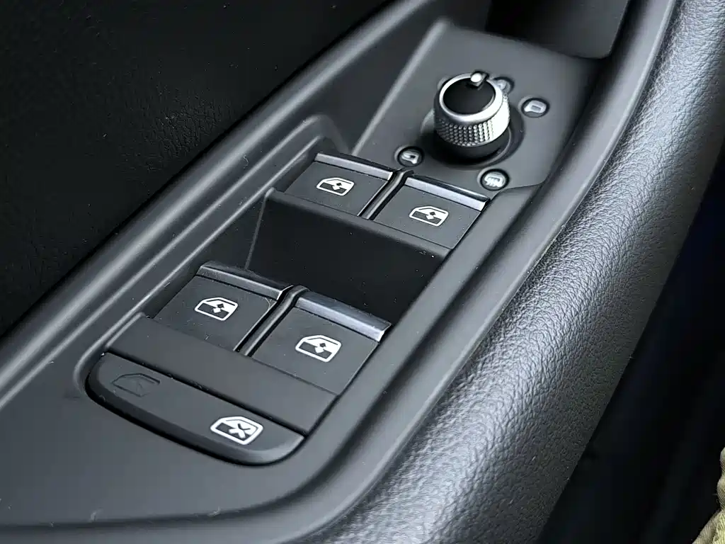 Audi A4L — миниатюра 13