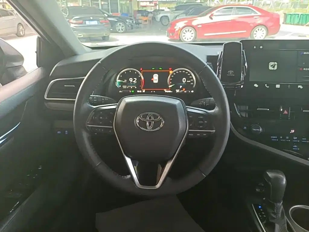 Toyota Camry — миниатюра 11