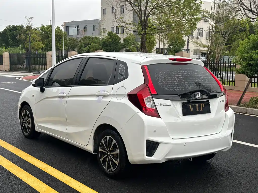 Honda Fit — миниатюра 7