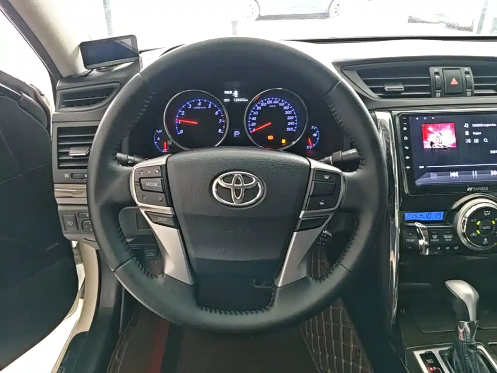 Toyota Reiz — миниатюра 11