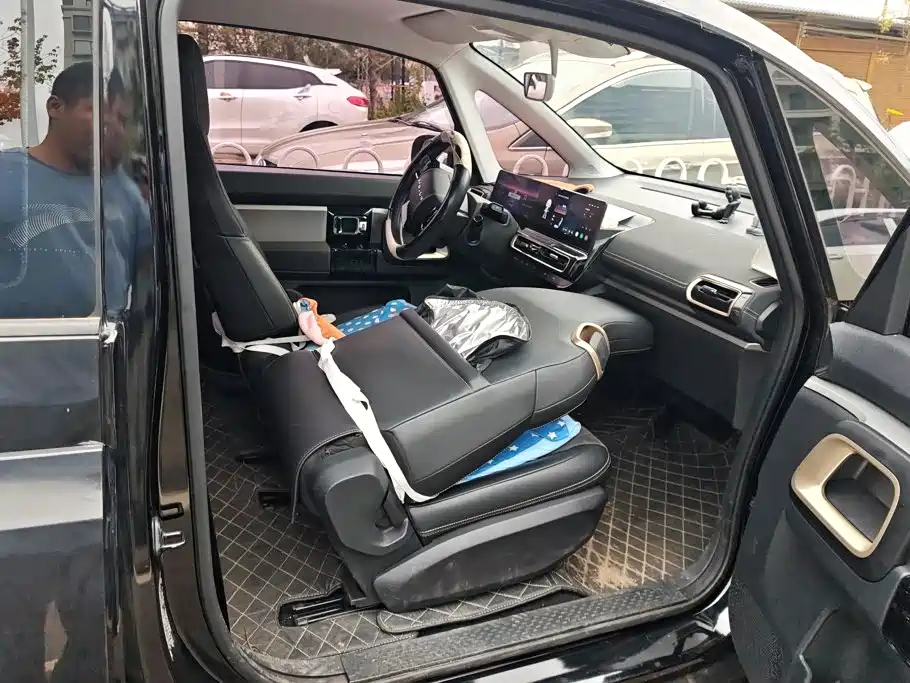 Baojun KiWi EV — миниатюра 8