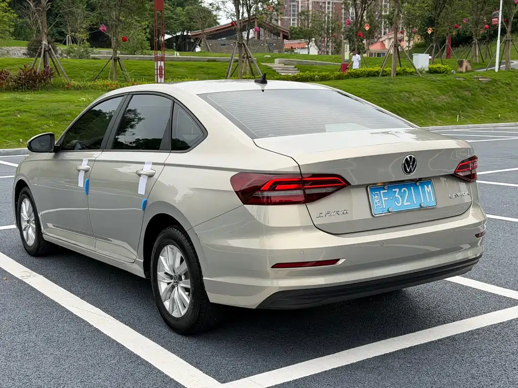 Volkswagen Lavida — миниатюра 6