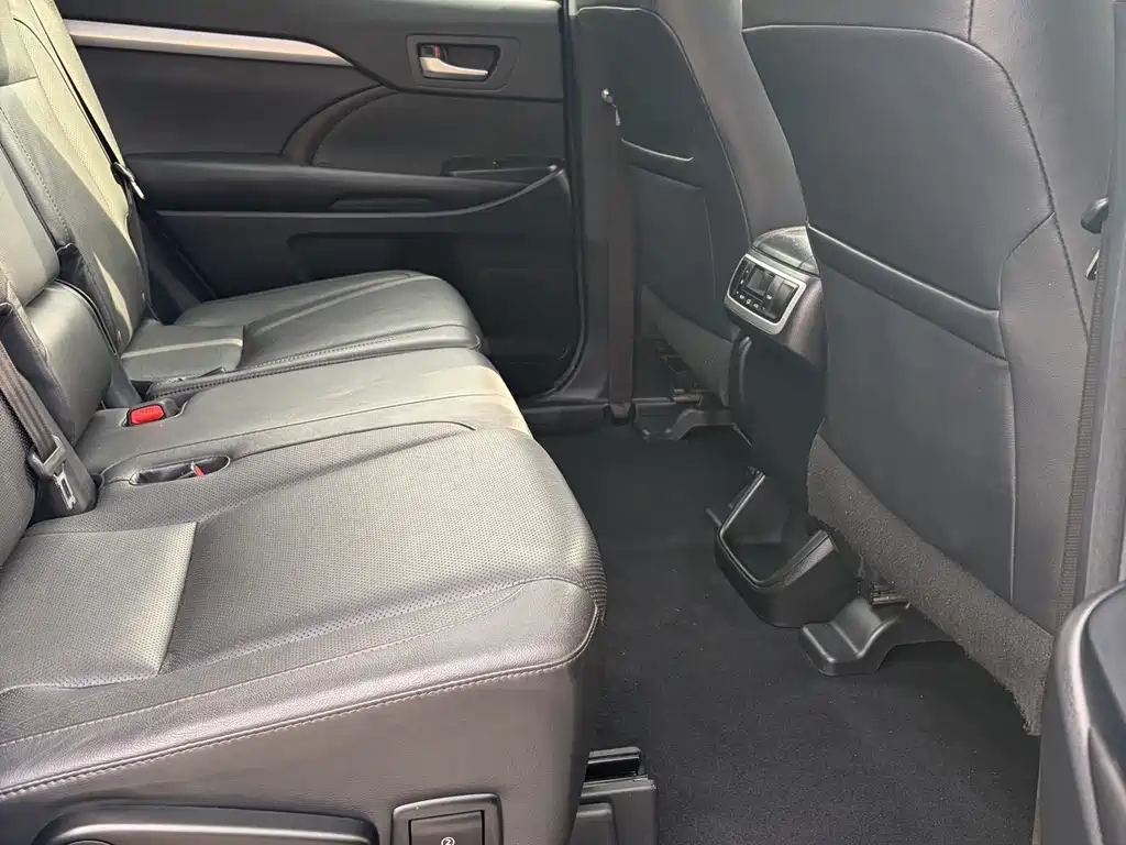Toyota Highlander — миниатюра 8