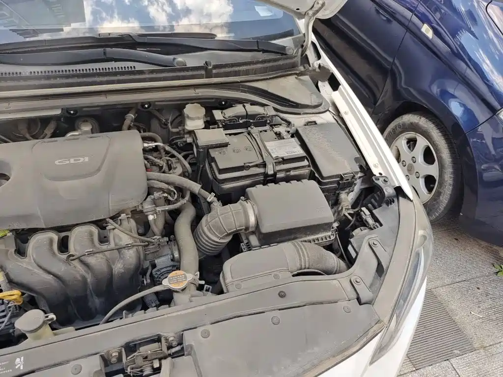 Hyundai Elantra — миниатюра 20