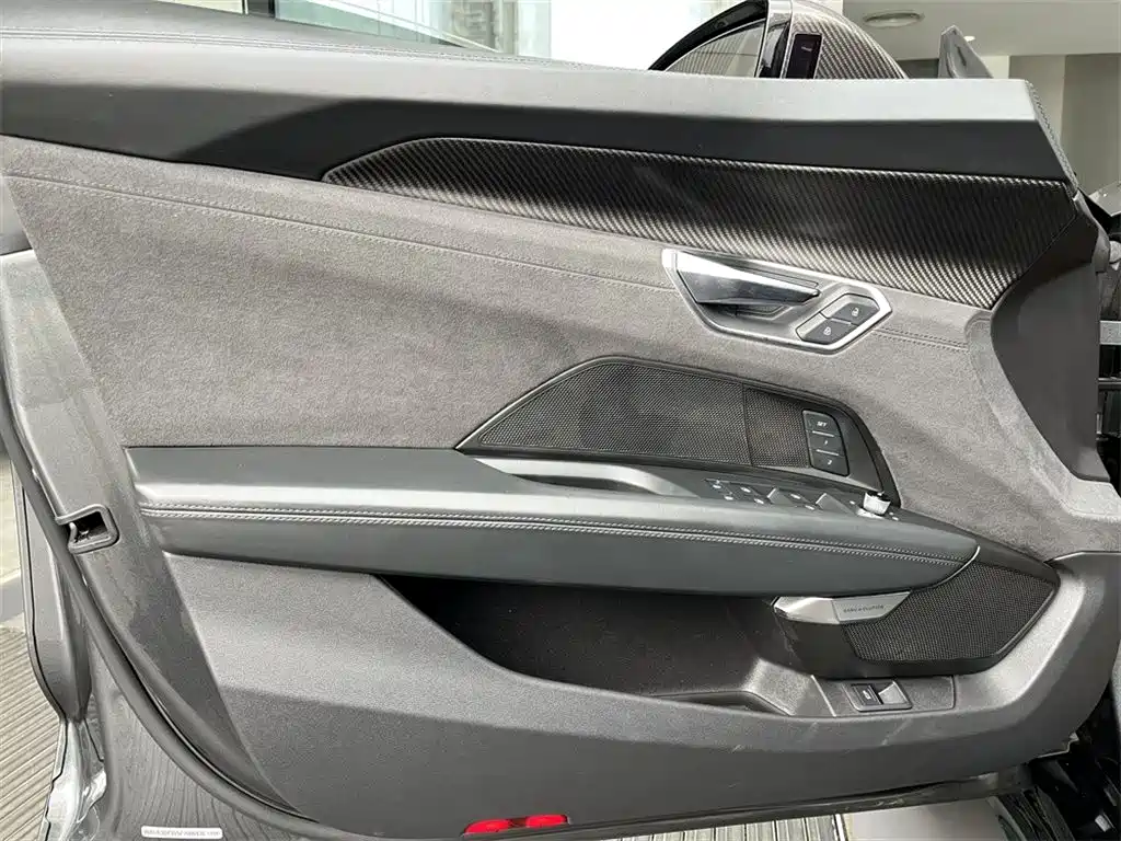 Audi e-tron GT — миниатюра 13