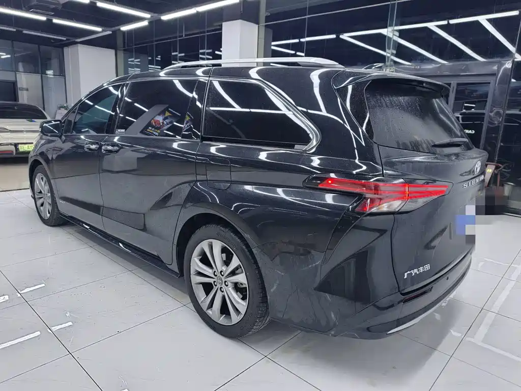Toyota Sienna — миниатюра 13