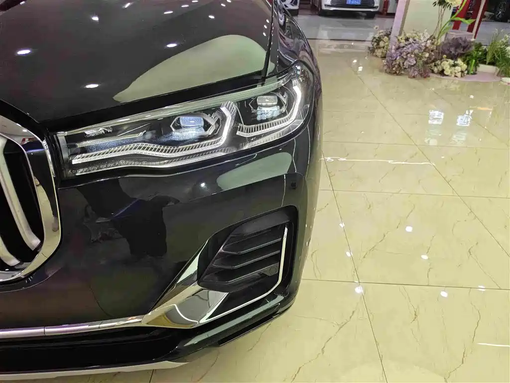BMW X7 — миниатюра 9