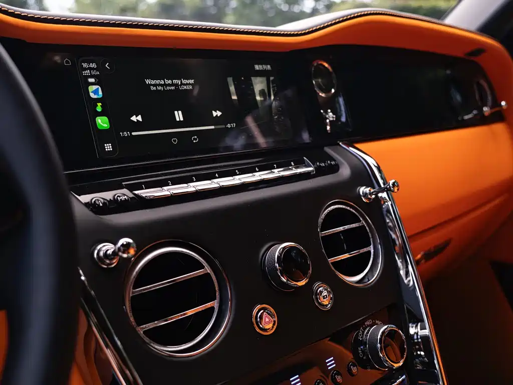 Rolls-Royce Cullinan — миниатюра 13