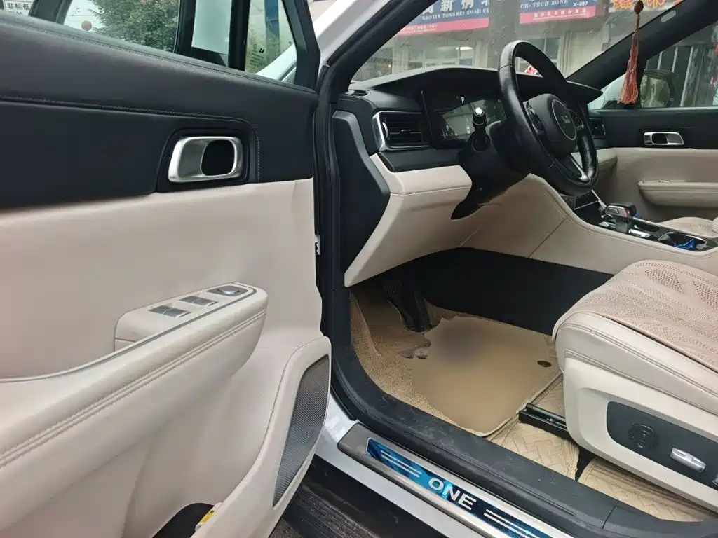 Li Auto Li ONE — миниатюра 12