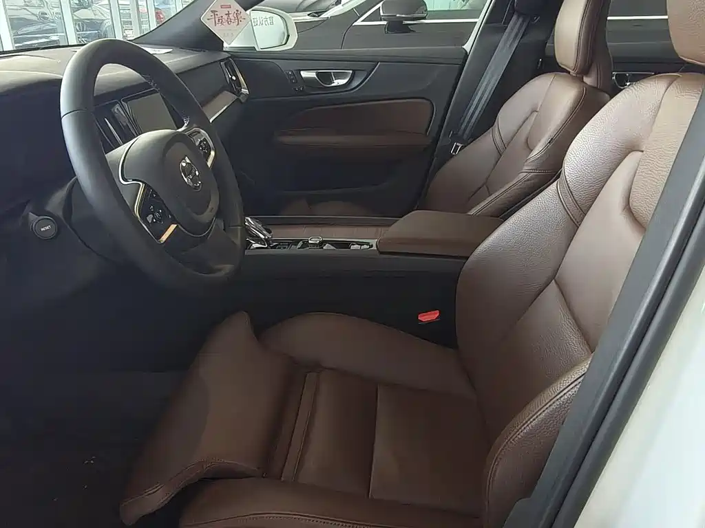 Volvo S60 2024 B4 Luxury
