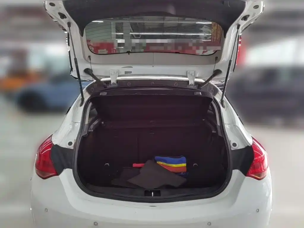 Buick Excelle — миниатюра 24