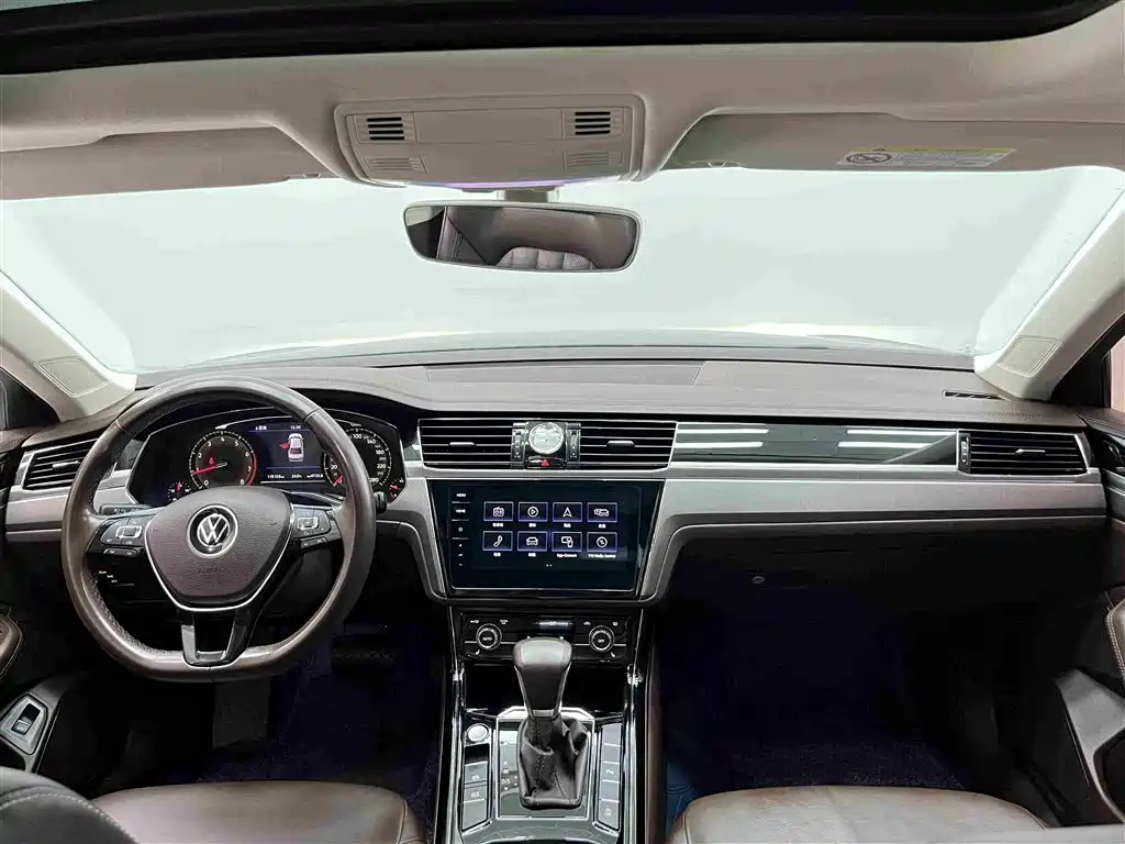 Volkswagen Phideon 380TSI Luxury Edition, фото 5