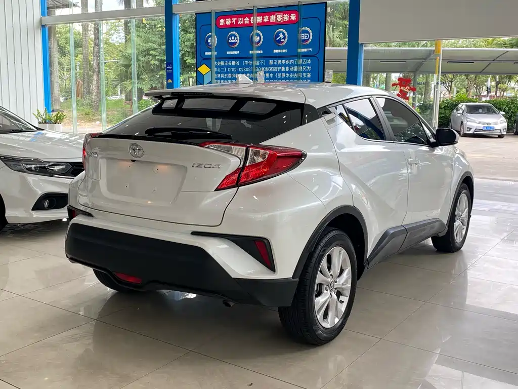 Toyota IZOA — миниатюра 13