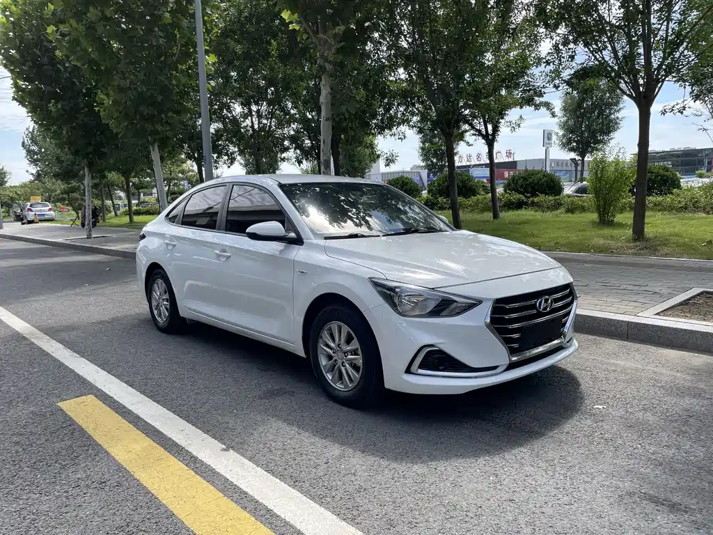 Hyundai Elantra — миниатюра 8