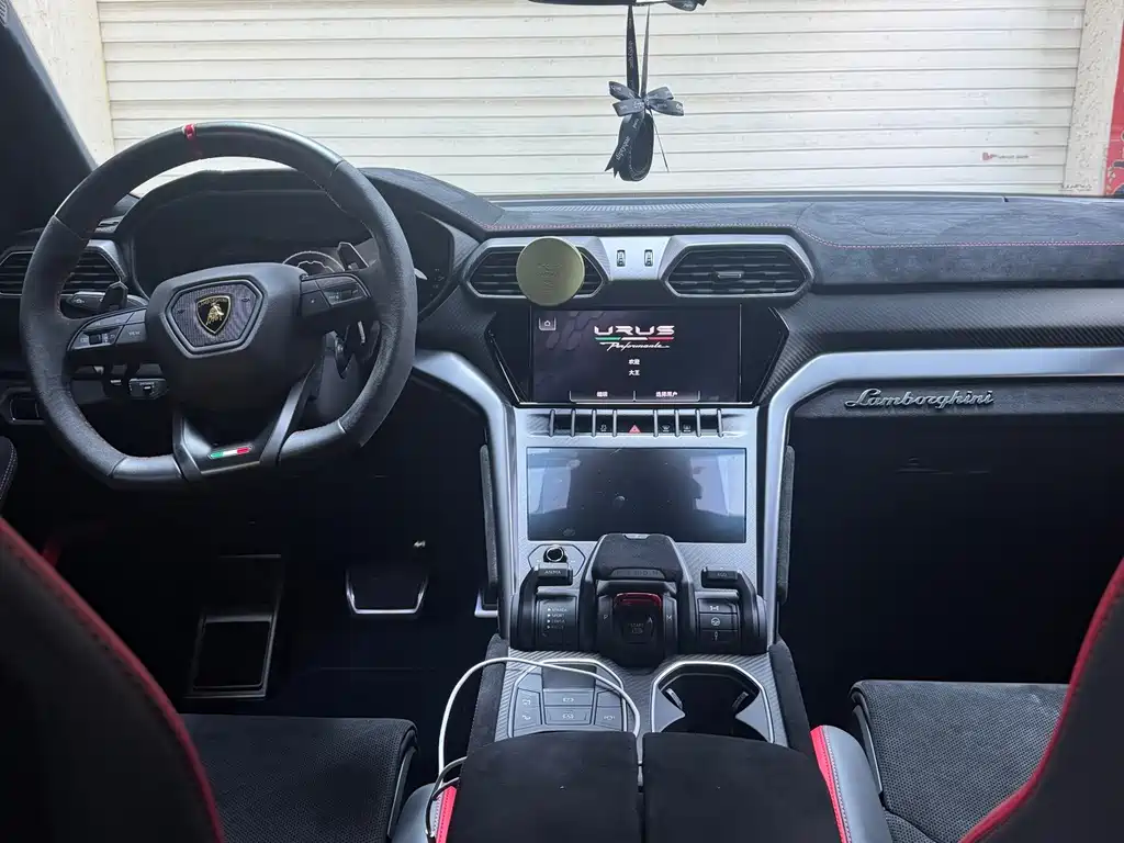 Lamborghini Urus — миниатюра 7