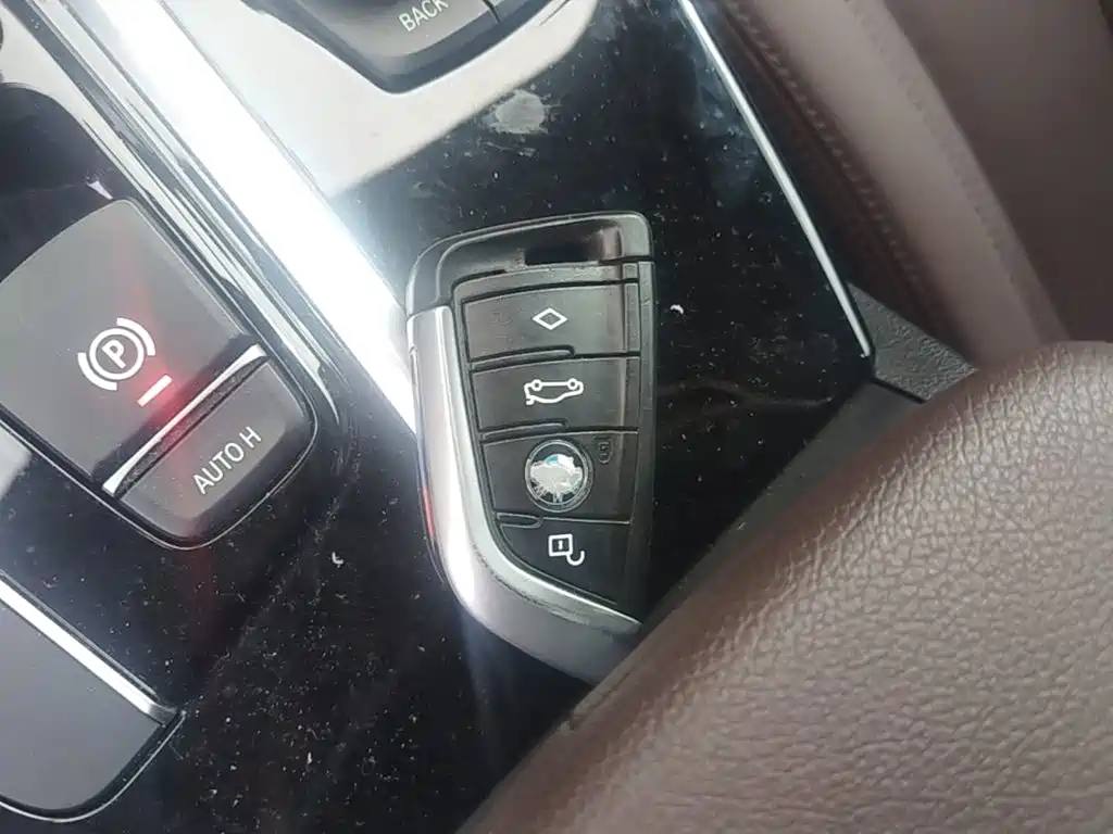 BMW X3 — миниатюра 9