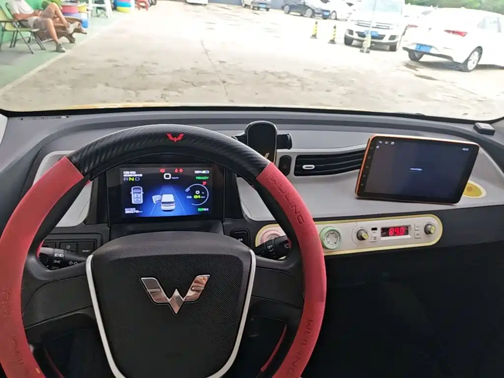 Wuling MINIEV — миниатюра 10