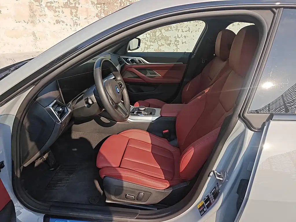 BMW i4 — миниатюра 12