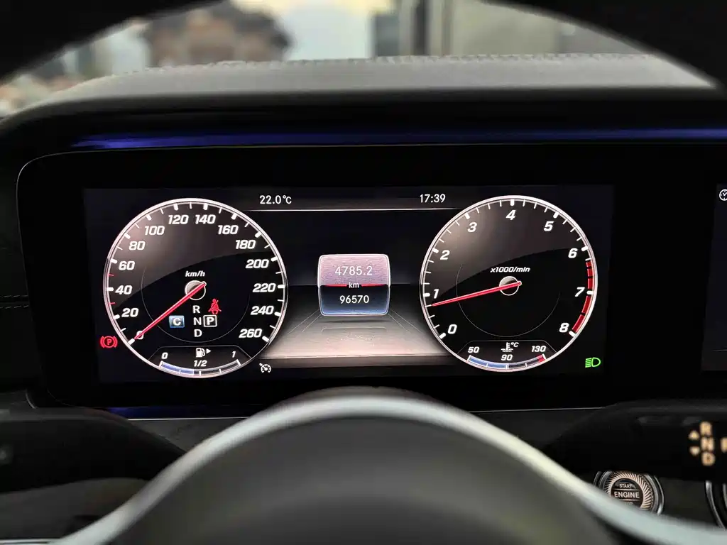 Mercedes-Benz E-Class — миниатюра 14