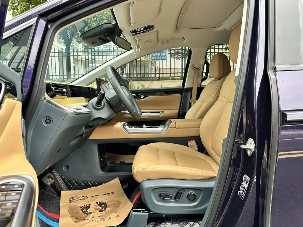 GAC Motor 传祺E8 PHEV — миниатюра 8