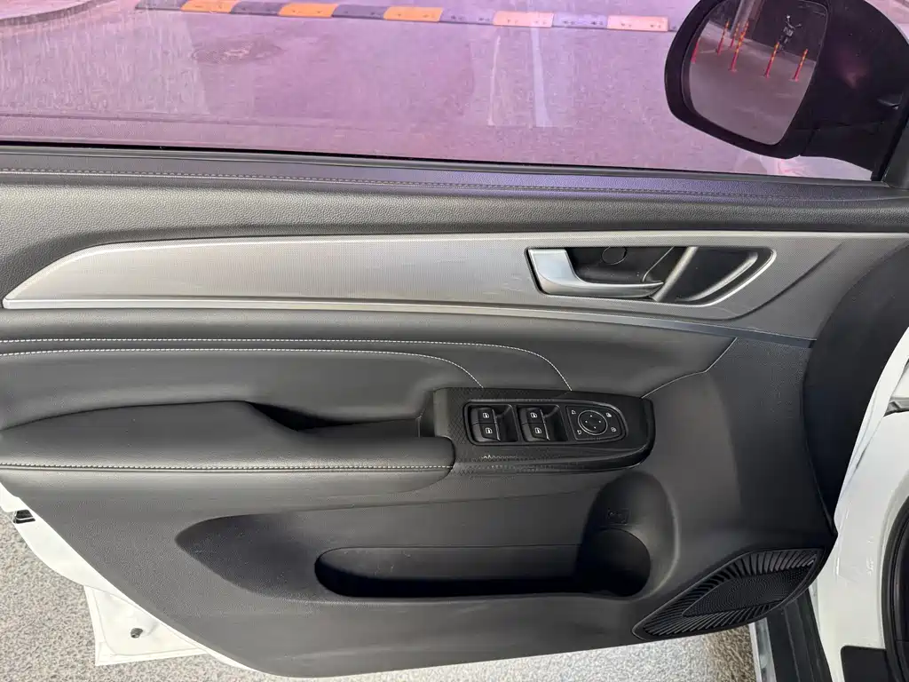 Haval M6 — миниатюра 12