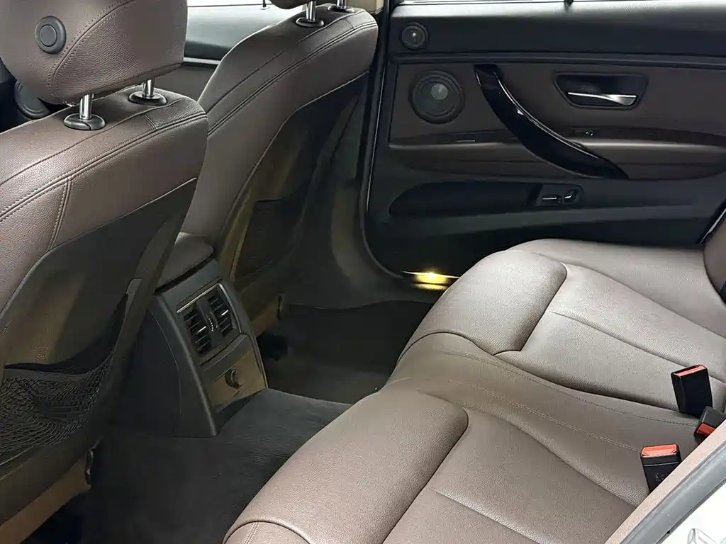 BMW 3 Series — миниатюра 7