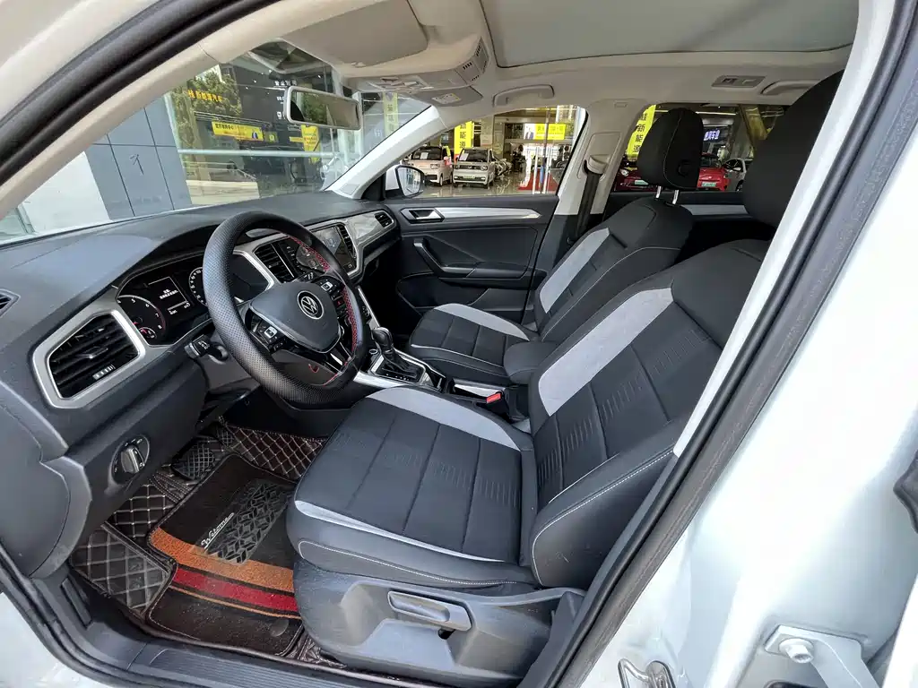 Volkswagen T-Roc — миниатюра 4