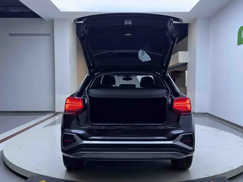 Audi Q2L e-tron — миниатюра 13