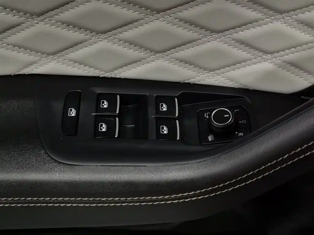 Volkswagen Magotan 2023 200 330TSI DSG Luxury