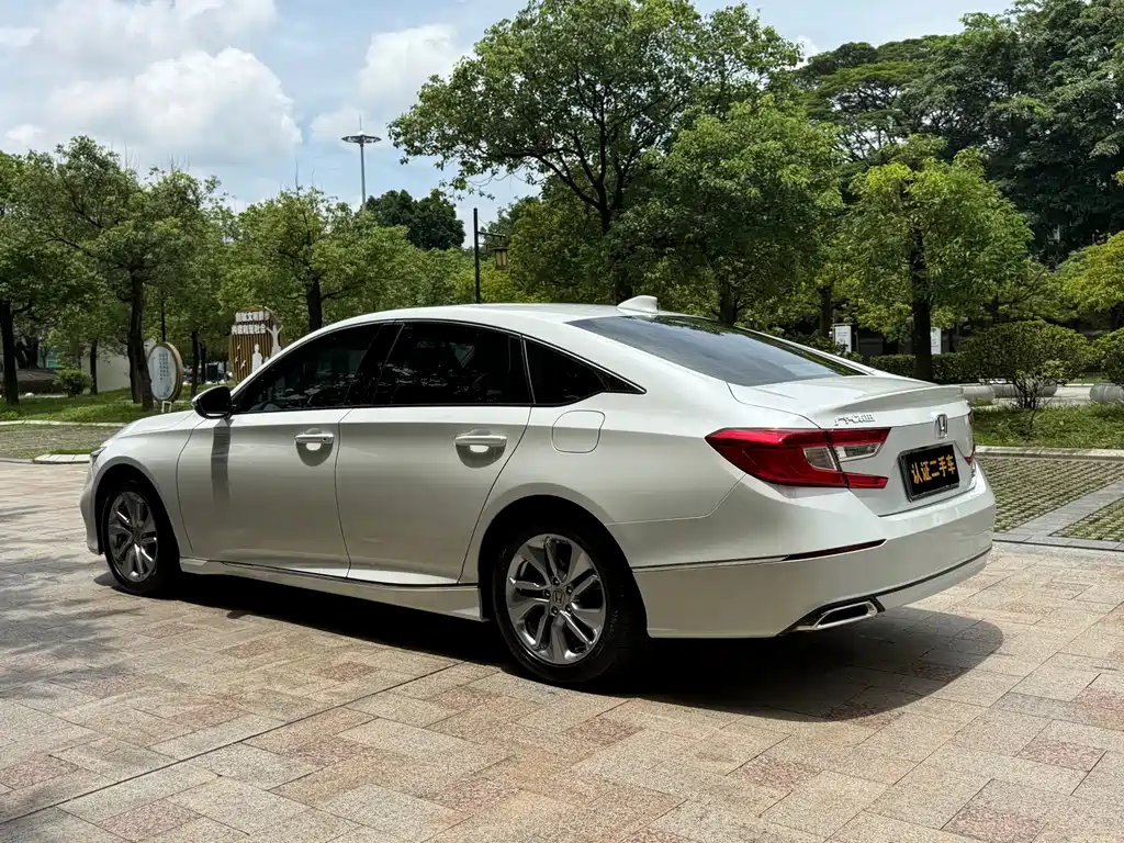 Honda Accord — миниатюра 7