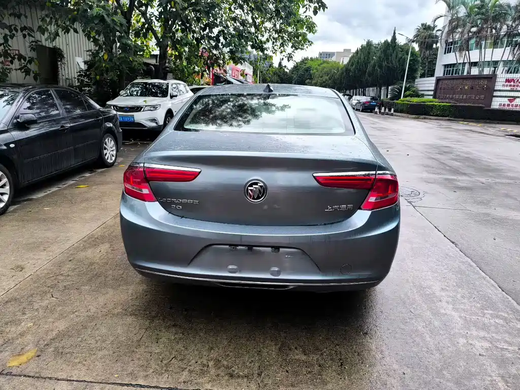Buick LaCrosse — миниатюра 5