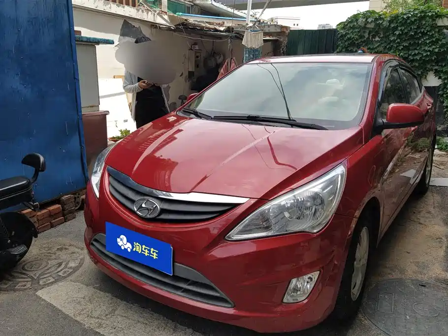 Hyundai Verna 2011